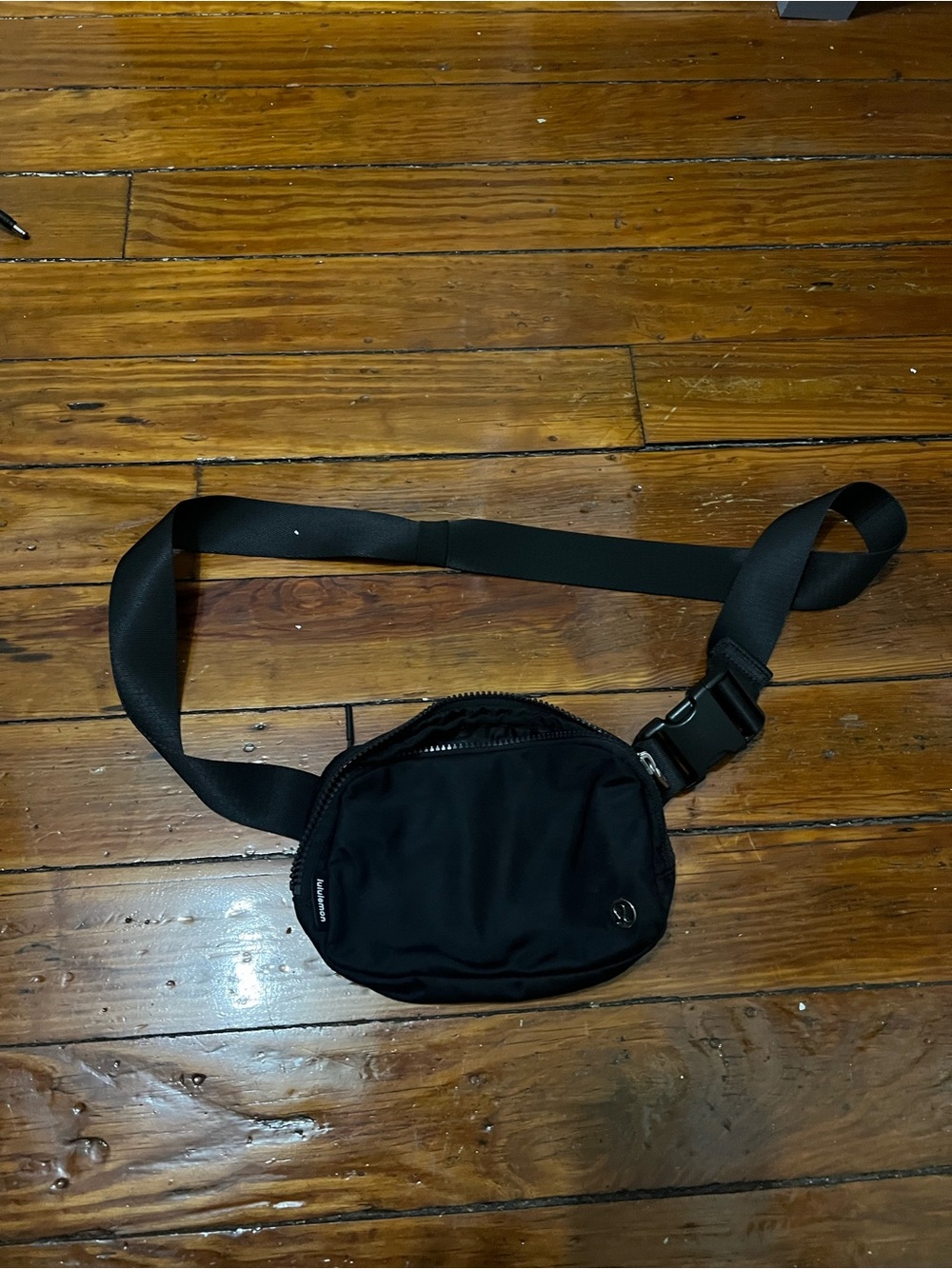 Lululemon Crossbody Belt Bag - black